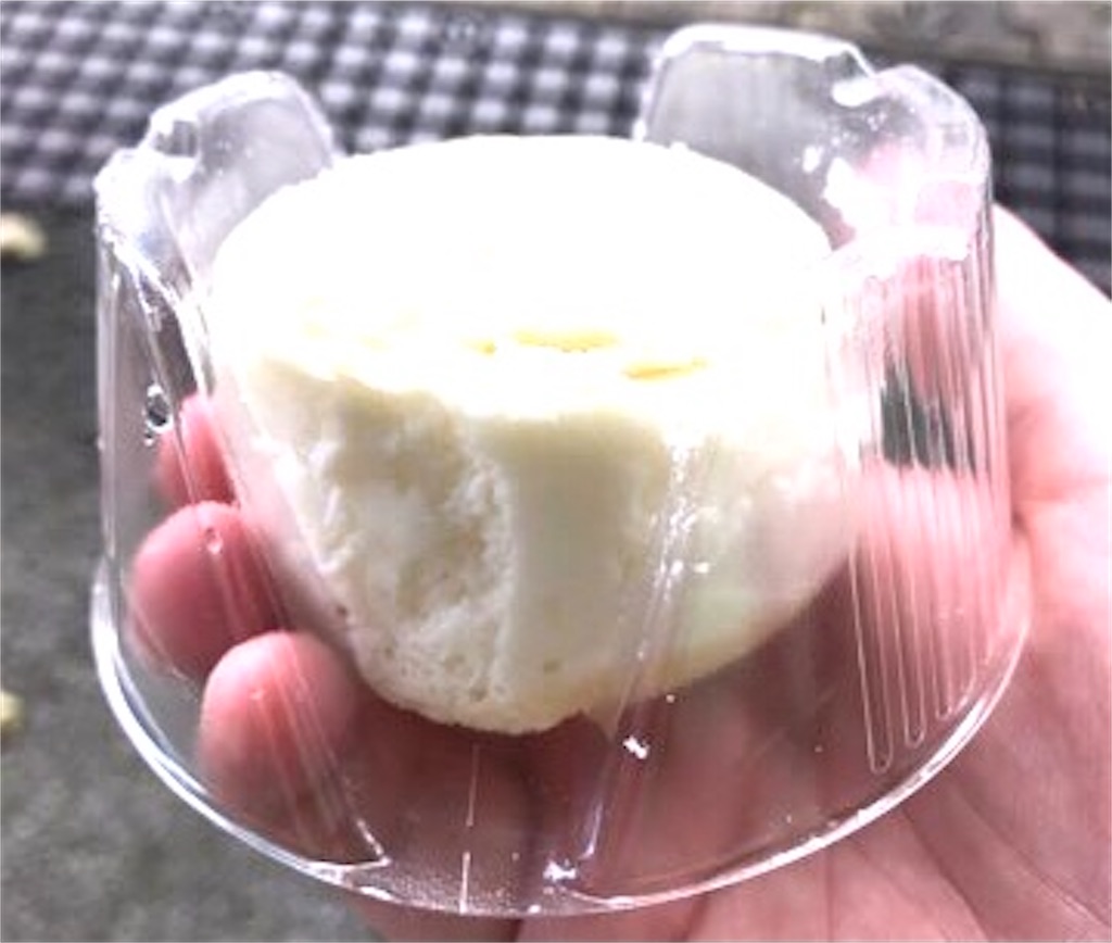 ローソン　白いスフレチーズケーキ