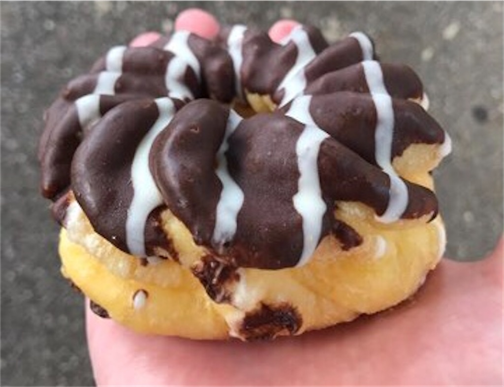 ファミリーマート　冷やして食べるフレンチクルーラー（ミルクホイップ）