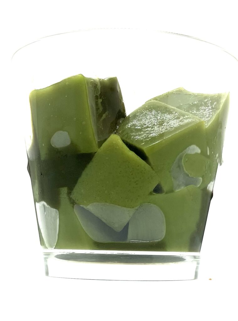lawson-sweets-matcha-milk-dumplings-side