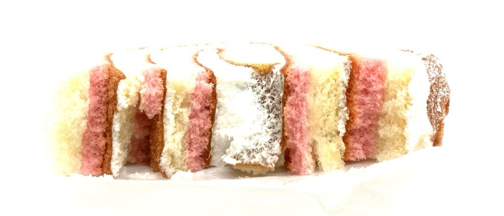 familymart-sweet-kirby-roll-cake-eating 