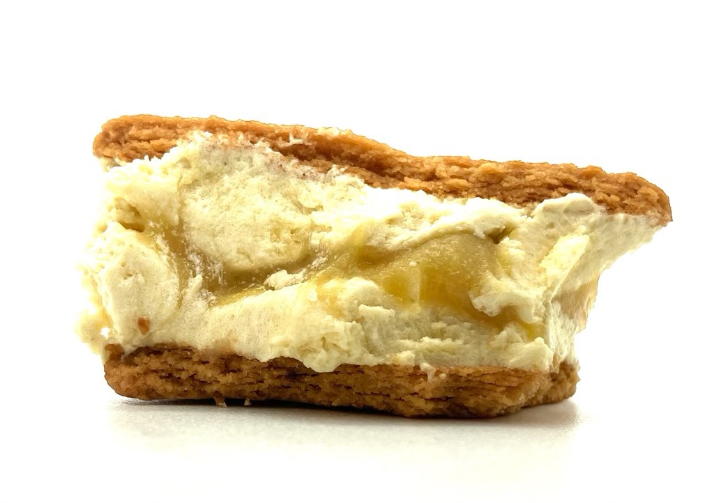 familymart-sweet-butter-biscuit-sweet-potato-eating 