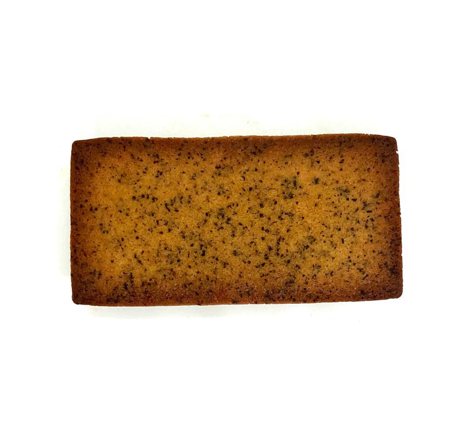 familymart-sweet-financier-straight-tea-up