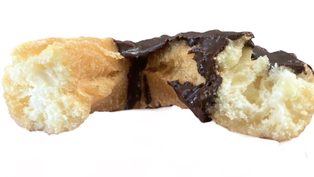 familymart-sweet-old-fashion-donut-chocolate-eating 