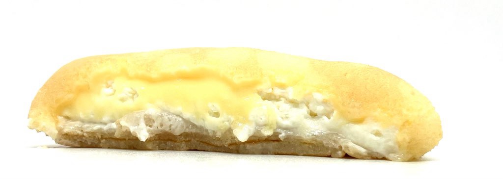 seveneleven-custard-whipped-cream-crepe-eating
