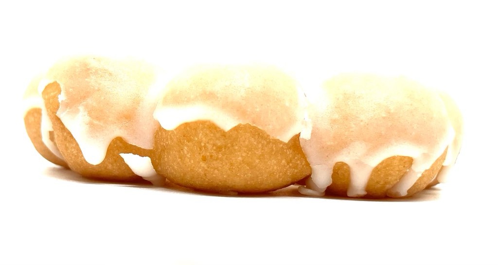 seveneleven-mochi-mochi-donut-sugar-coating-side
