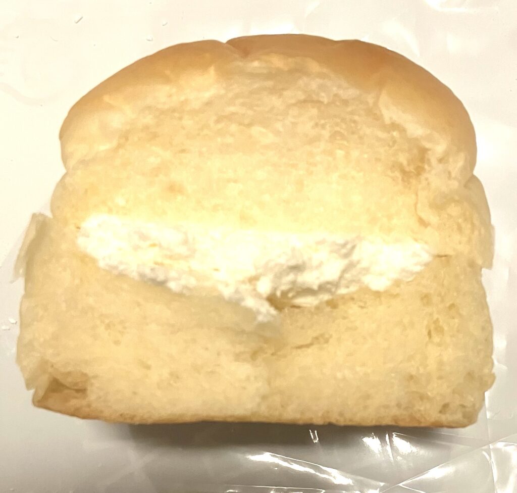 lawson-sweets-milk-bread-whipped-cream-eating 
