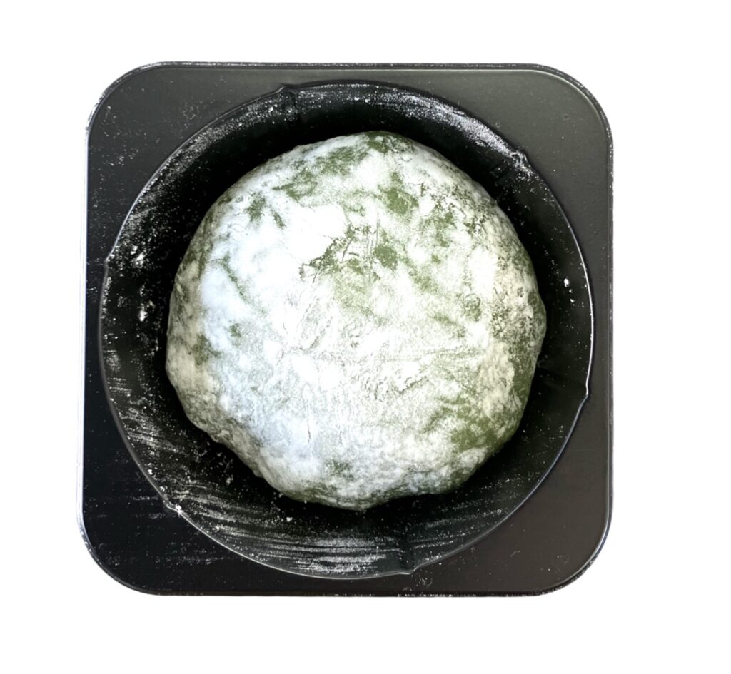 familymart-sweet-matcha-cream-daifuku-up