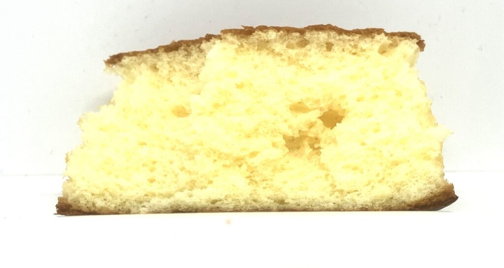seven-eleven-sweets-chiffon-cake-eating