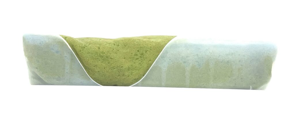 familymart-sweet-matcha-crepe-side