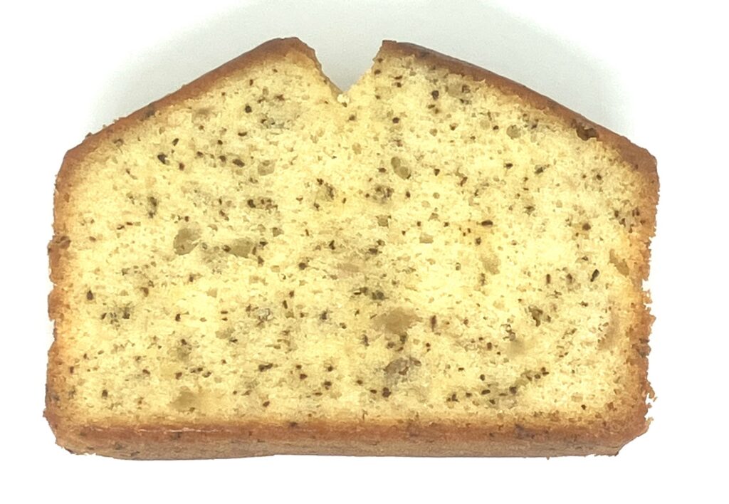 familymart-sweet-tea-apple-pound-cake-up