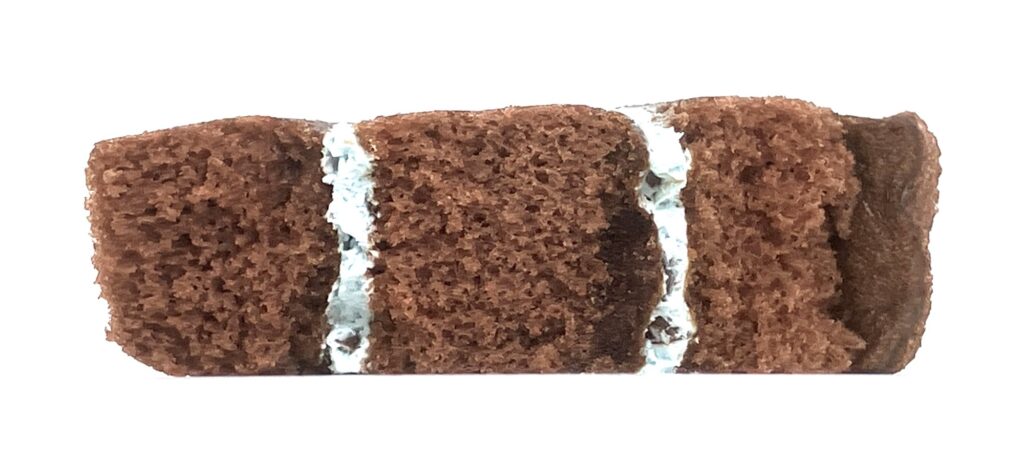 familymart-sweet-choco-mint-roll-cake-eating