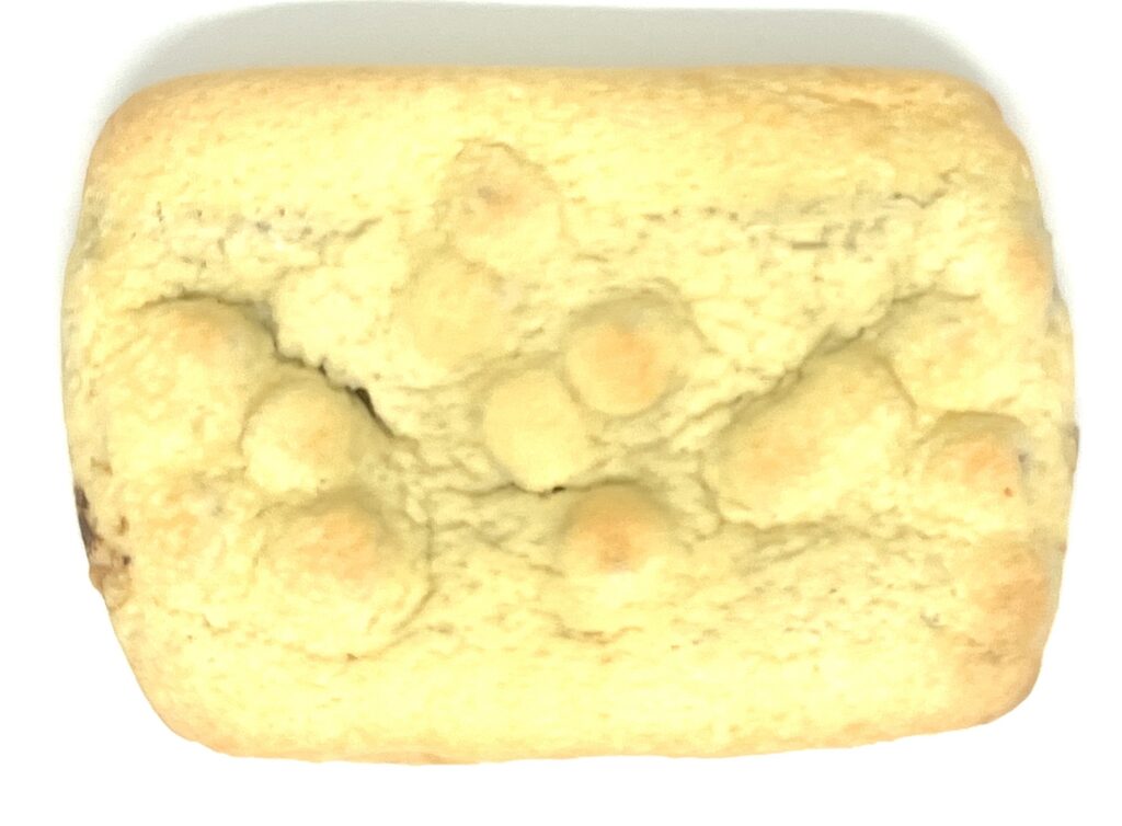 familymart-sweet-chocolate-cookie-danish-up