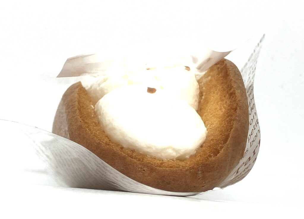 familymart-sweet-whip-cream-omelet-side