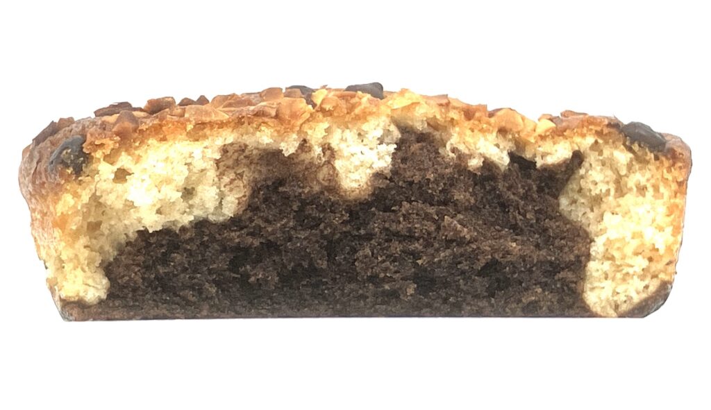seven-eleven-sweets-brownie-cinnamon-eating