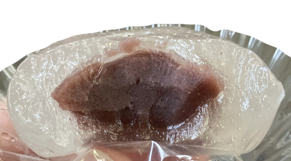 seven-eleven-sweets-kudzu-bun-red-beans-eating