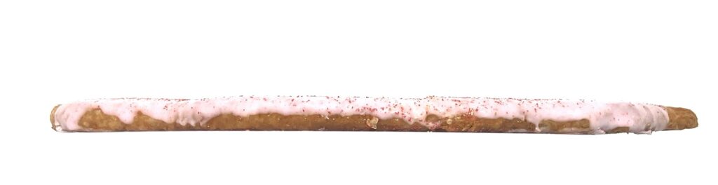 seven-eleven-sweets-strawberry-crispy-croissant-side