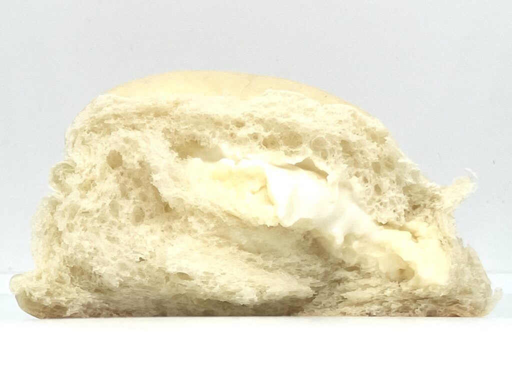 familymart-sweets-double-rare-cheese-pan-eating
