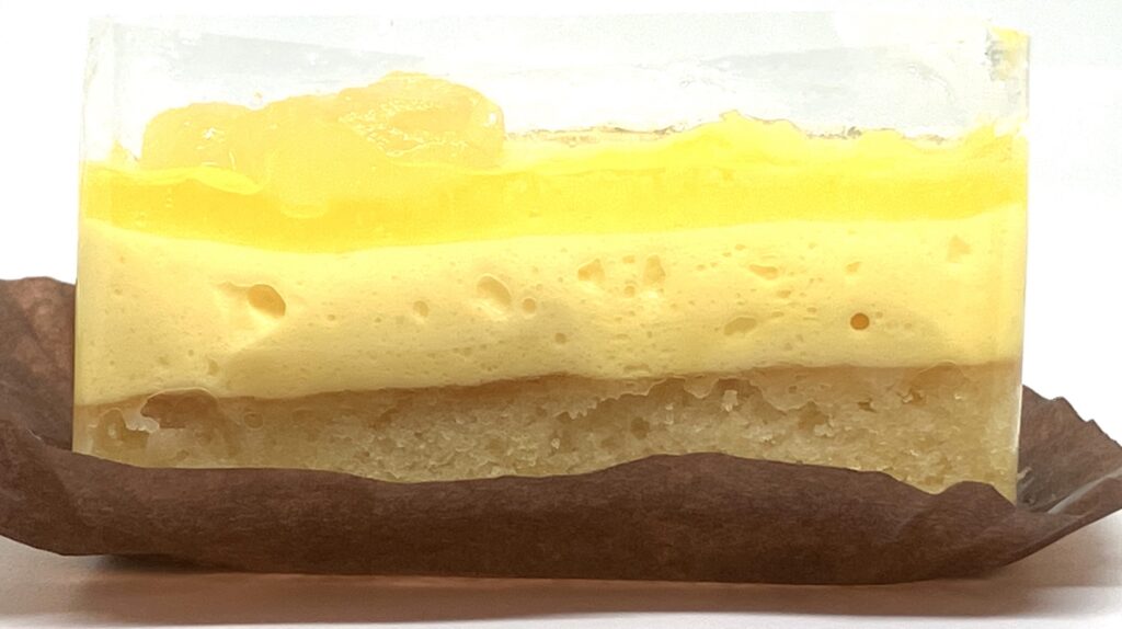 familymart-sweets-honey-apple-cake-side