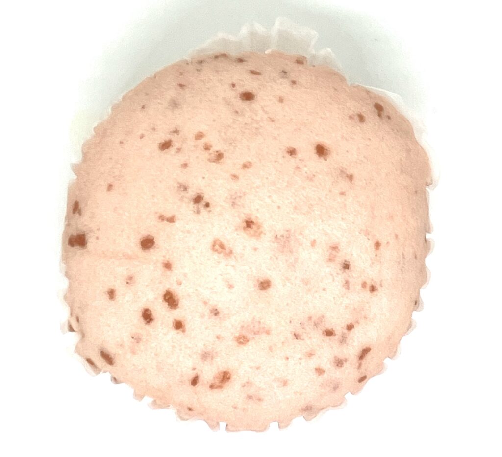 familymart-sweets-strawberry-milk-pan-up