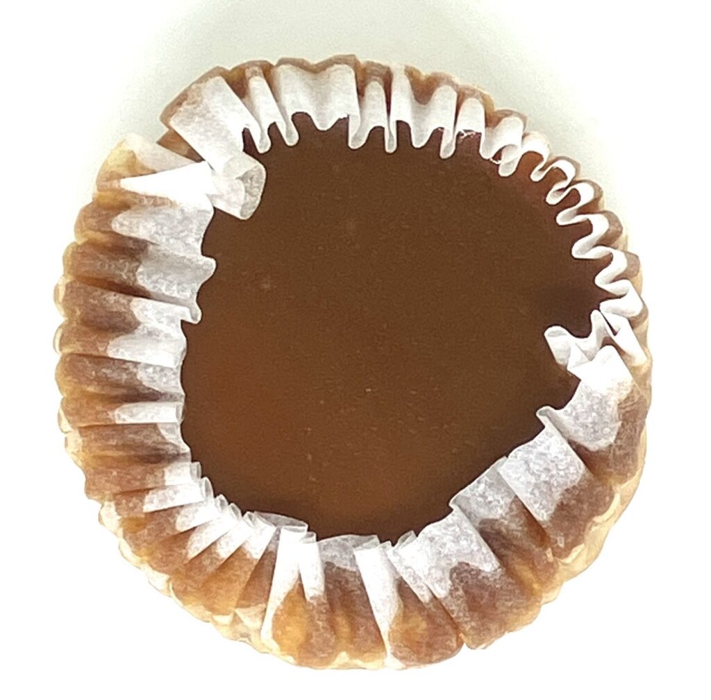 seven-eleven-sweets-caramel-cheesecake-biscuit-up
