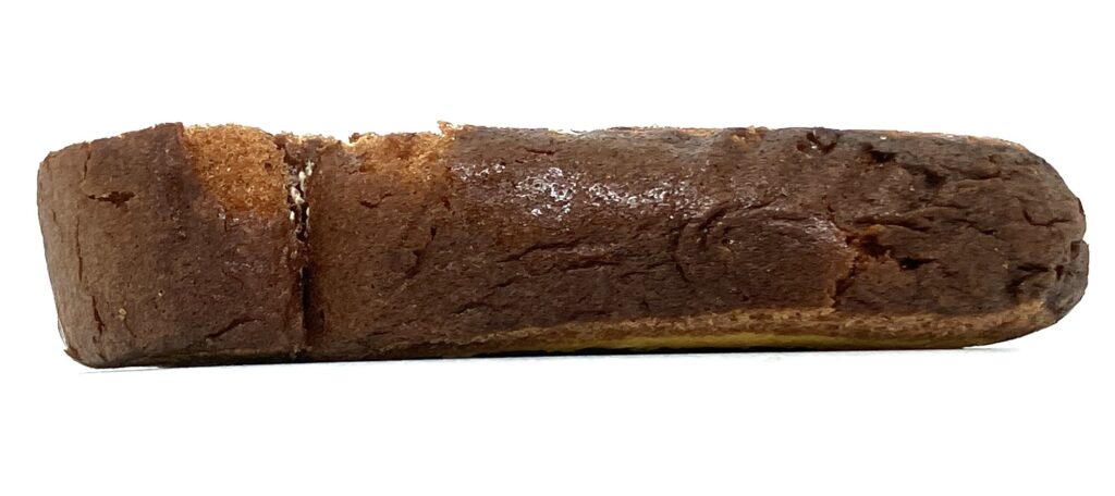 familymart-sweets-choco-banana-role-cake-side