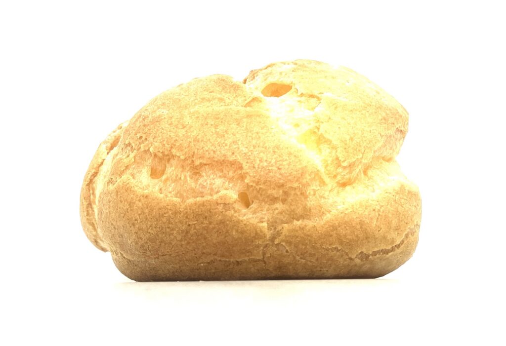 familymart-sweets-summer-milk-cream-puff-side