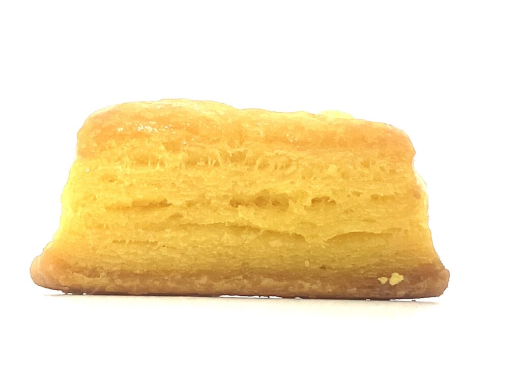 familymart-sweets-sweet-potato-scone-side