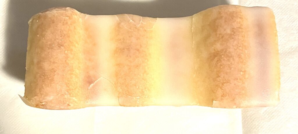 lawson-sweets-moist-baumkuchen-up