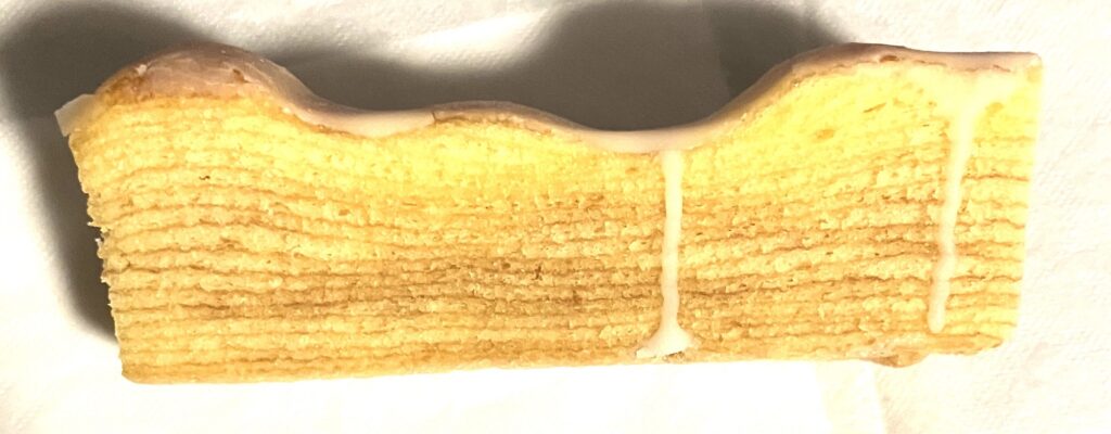 lawson-sweets-moist-baumkuchen-side