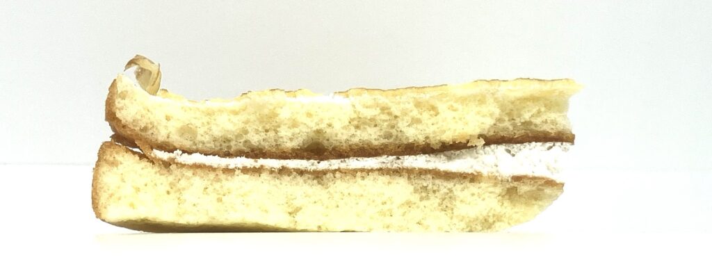 lawson-sweets-salted-milk-cream-cake-crepe-eating