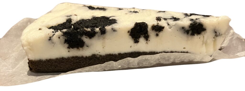 seven-eleven-sweets-cocoa-sponge-cookie-side