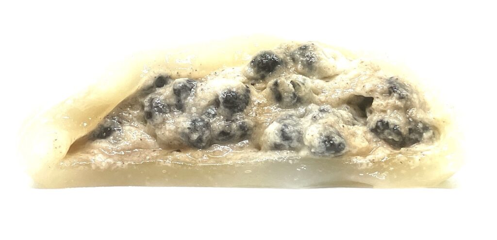 seven-eleven-sweets-cookie-cream-broken-starch-jelly-eating 