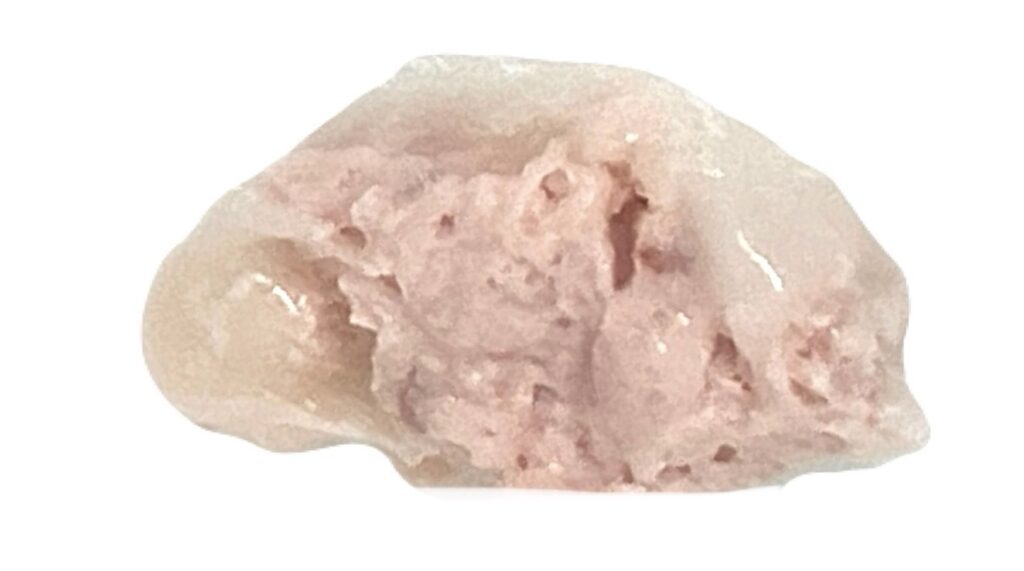 seven-eleven-sweets-rice-cake-strawberry-cheese-eating