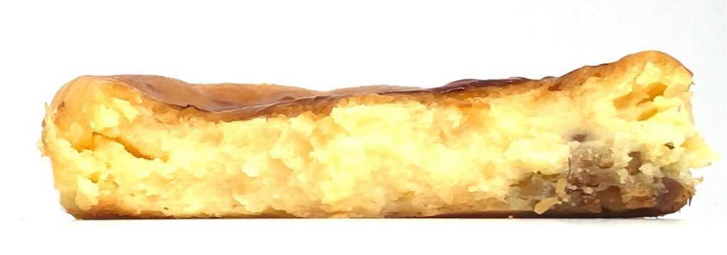 familymart-sweets-purine-cake-eating