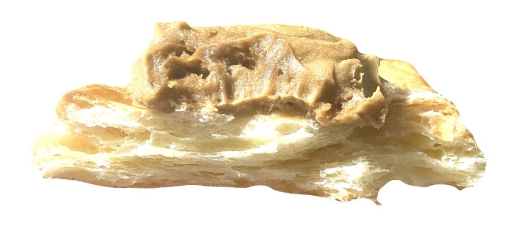 seven-eleven-sweets-marron-cream-danish-eating 