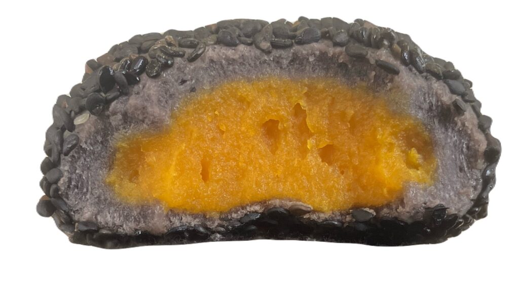 seven-eleven-sweets-sesame-pumpkin-paste-eating
