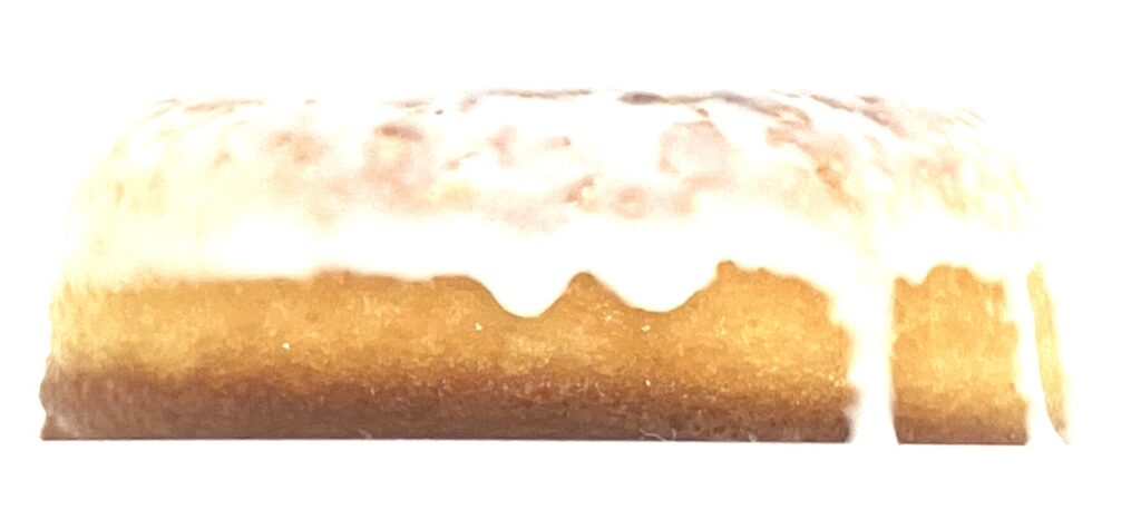 seven-eleven-sweets-white-chocolate-strawberry-side