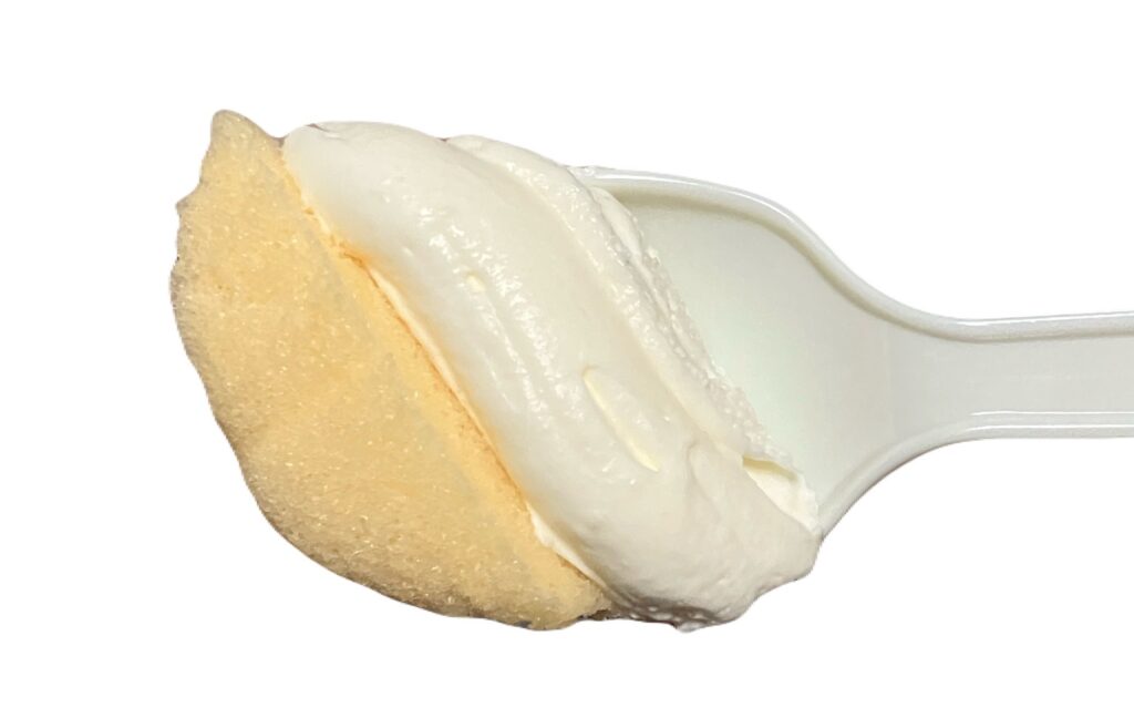 lawson-sweets-large-premium-role-cake-eating