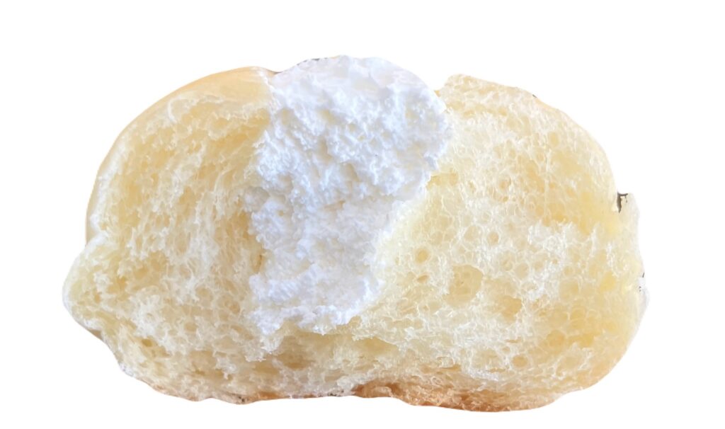 lawson-sweets-milk-whipped-cream-roll-eating 