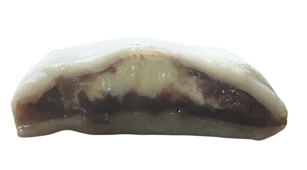 seven-eleven-rice-cake-buttercream-eating