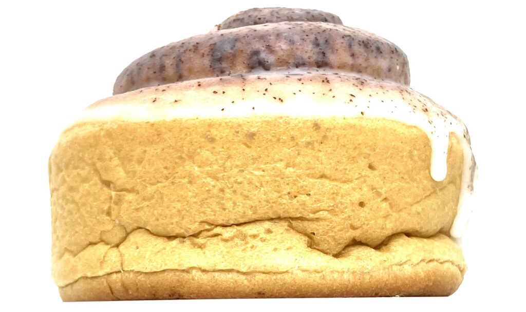seven-eleven-cinnamon-roll-side