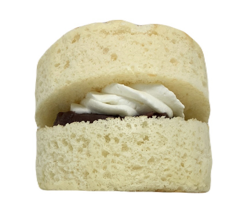 seven-eleven-pancakes-red-beans-whipped-cream-side