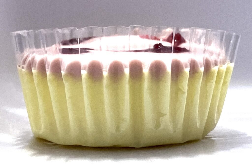 seven-eleven-strawberry-cheese-cake-side