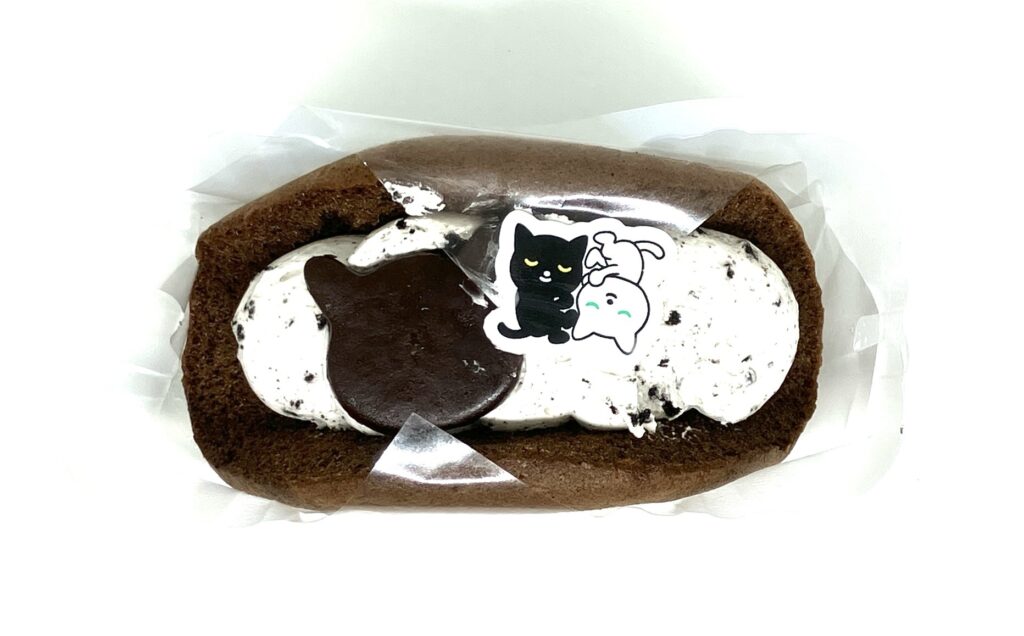 familymart-sweets-black-cat-omelet-up