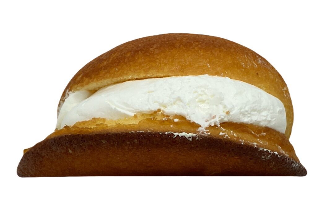 familymart-sweets-cream-chiffon-sand-side