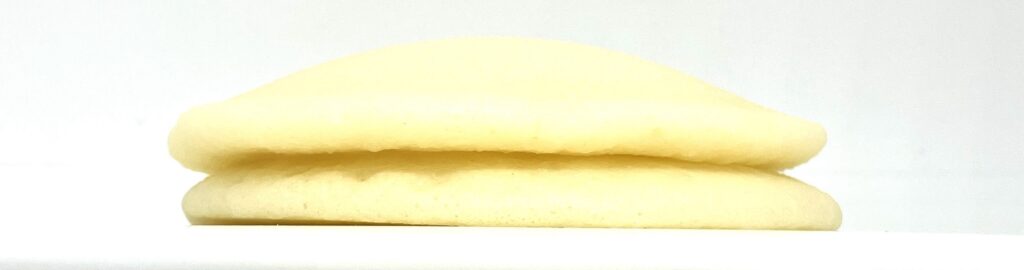 familymart-sweets-milk-cream-pancake-side