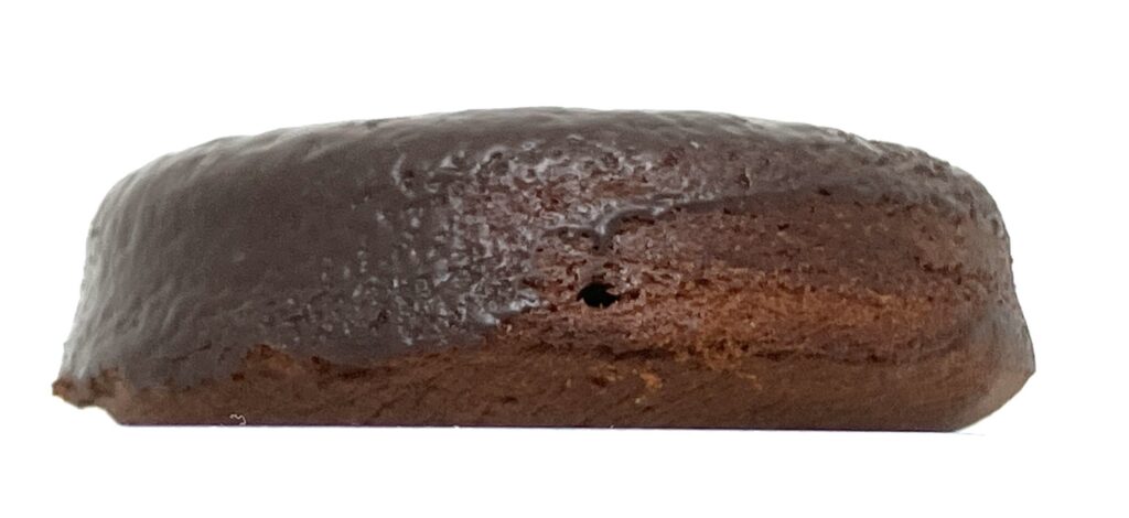 seven-eleven-chocolate-baked-cake-side