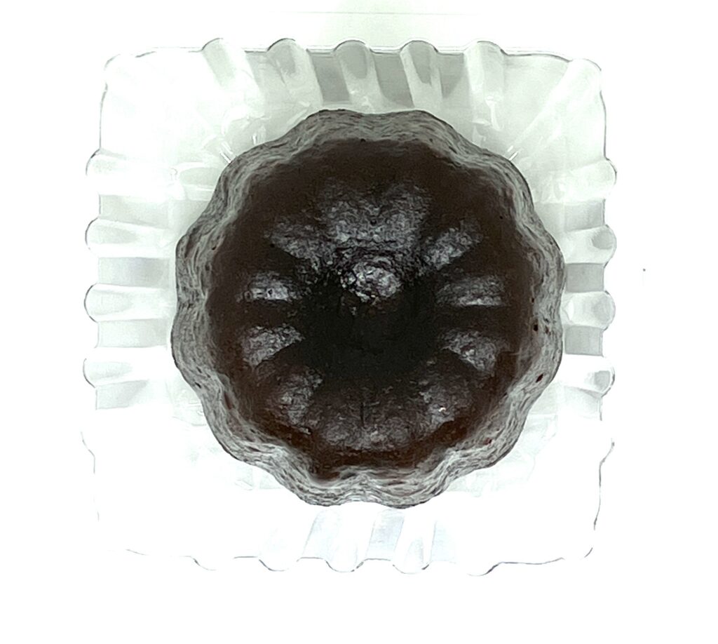 seven-eleven-chocolate-canele-up