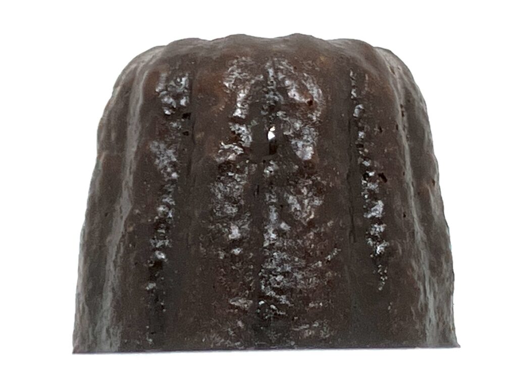 seven-eleven-chocolate-canele-up