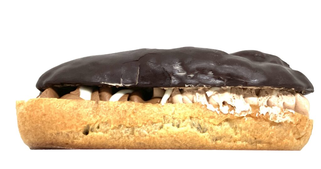 seven-eleven-eclair-chocolate-dark-chocolate-side